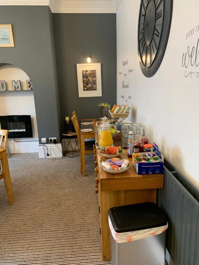 Wentworth Guesthouse Уитби Екстериор снимка