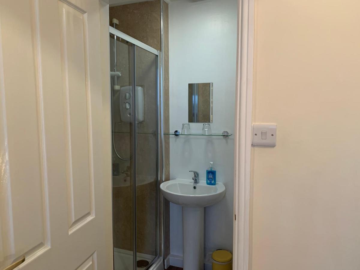Wentworth Guesthouse Уитби Екстериор снимка