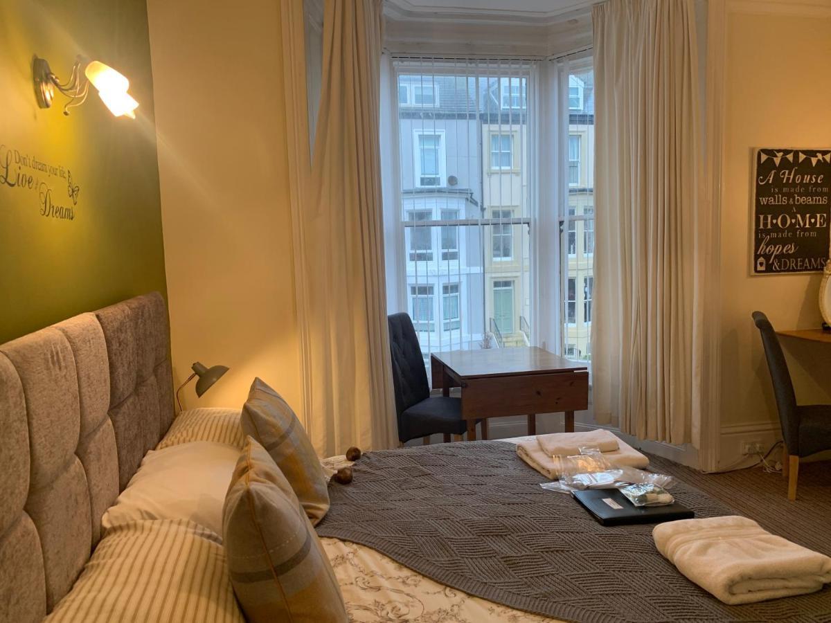 Wentworth Guesthouse Уитби Екстериор снимка