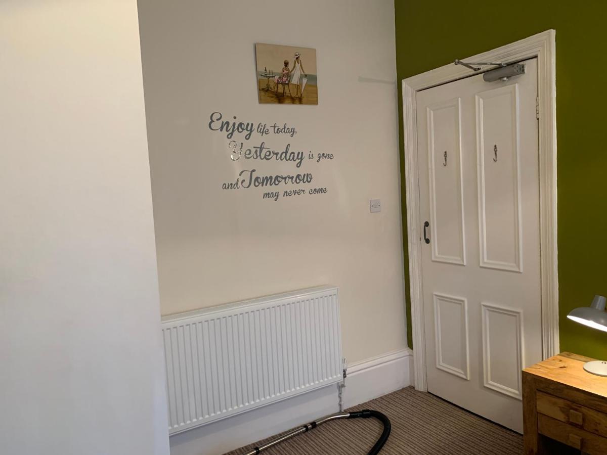 Wentworth Guesthouse Уитби Екстериор снимка