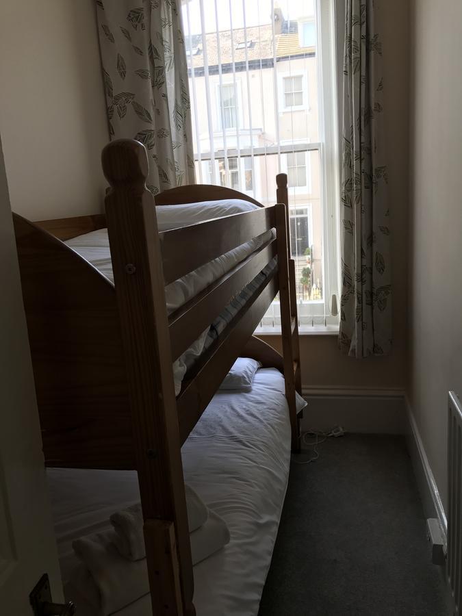 Wentworth Guesthouse Уитби Екстериор снимка