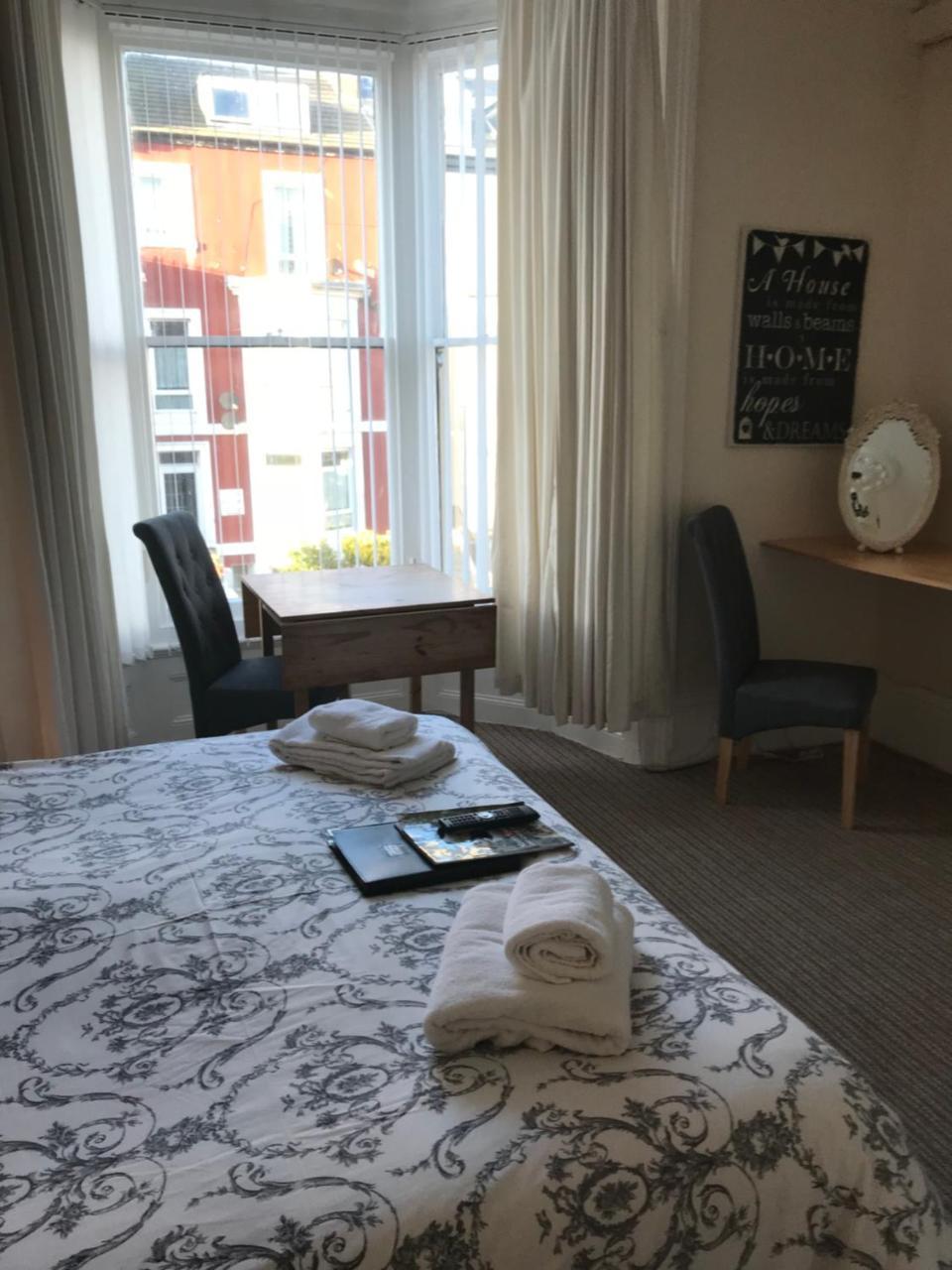 Wentworth Guesthouse Уитби Екстериор снимка