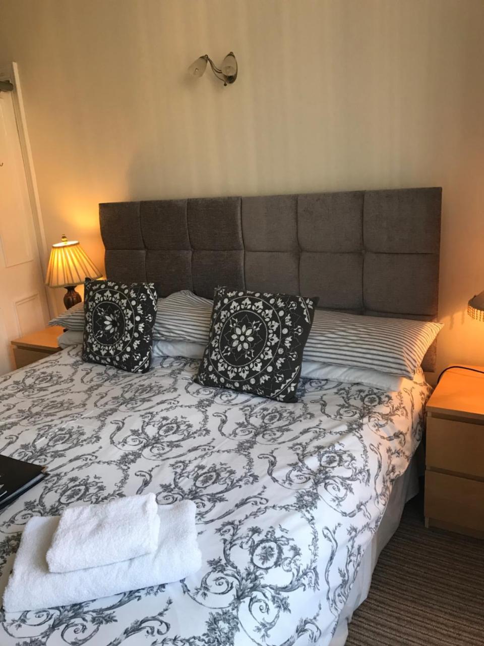 Wentworth Guesthouse Уитби Екстериор снимка